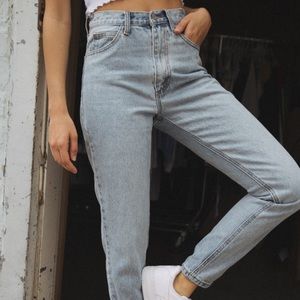 Brandy Melville Jane light wash jeans